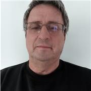 Auteur deux fois publié et adapté une fois au cinéma propose une aide à l'écriture de romans, témoignages, mémoires, scénarios